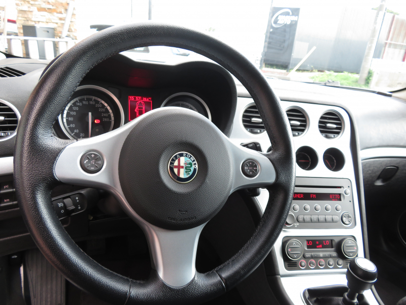 アルファロメオ&nbsp;159&nbsp;2.2JTS　左ハンドル　MT車