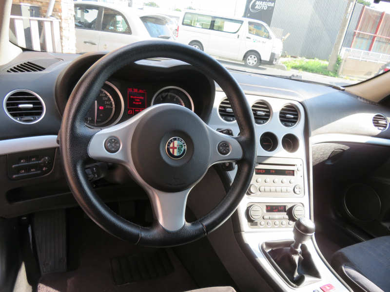 アルファロメオ&nbsp;159&nbsp;2.2JTS　左ハンドル　MT車