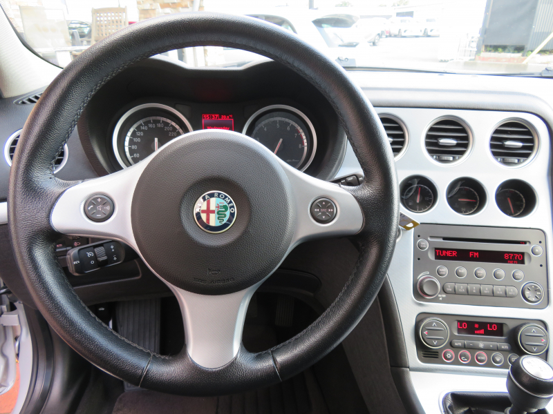 アルファロメオ&nbsp;159&nbsp;2.2JTS　左ハンドル　MT車