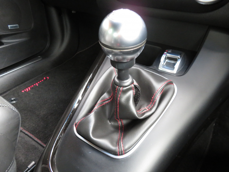 アルファロメオ&nbsp;ジュリエッタ&nbsp;QV　1.75MT　右ハンドル