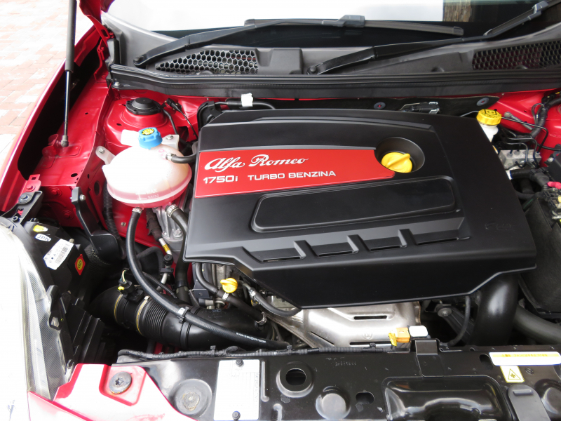 アルファロメオ&nbsp;ジュリエッタ&nbsp;QV　1.75MT　右ハンドル