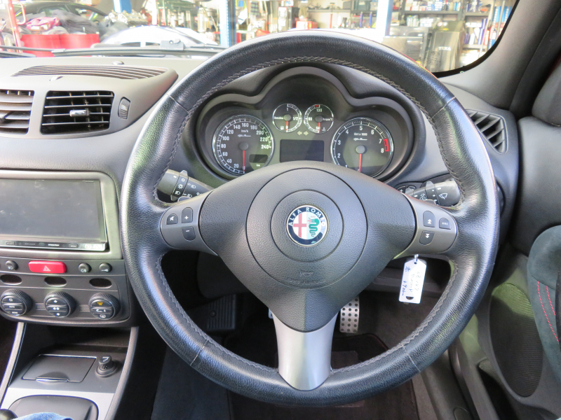 アルファロメオ&nbsp;147&nbsp;2.0ツインスパークセレスピード
