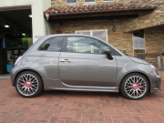 アバルト 595 ツーリズモ右AT