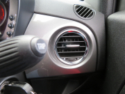 アバルト 595 ツーリズモ右AT