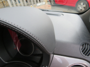 アバルト 595 ツーリズモ右AT