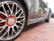 アバルト 595 ツーリズモ右AT