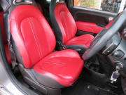 アバルト 595 ツーリズモ右AT