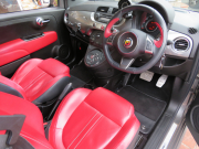 アバルト 595 ツーリズモ右AT