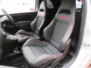 アバルト 695 コンペティツィオーネ右AT