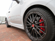 アバルト 695 コンペティツィオーネ右AT