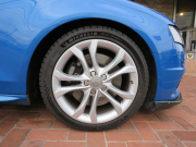 アウディ S4 3.0V6 4WD ｽｰﾊﾟｰﾁｬｰｼﾞｬｰ