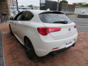 アルファロメオ ジュリエッタ クアドリフォリオ　ヴェルデ