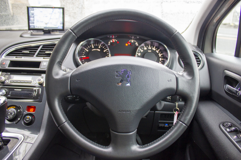 プジョー 5008 プレミアム