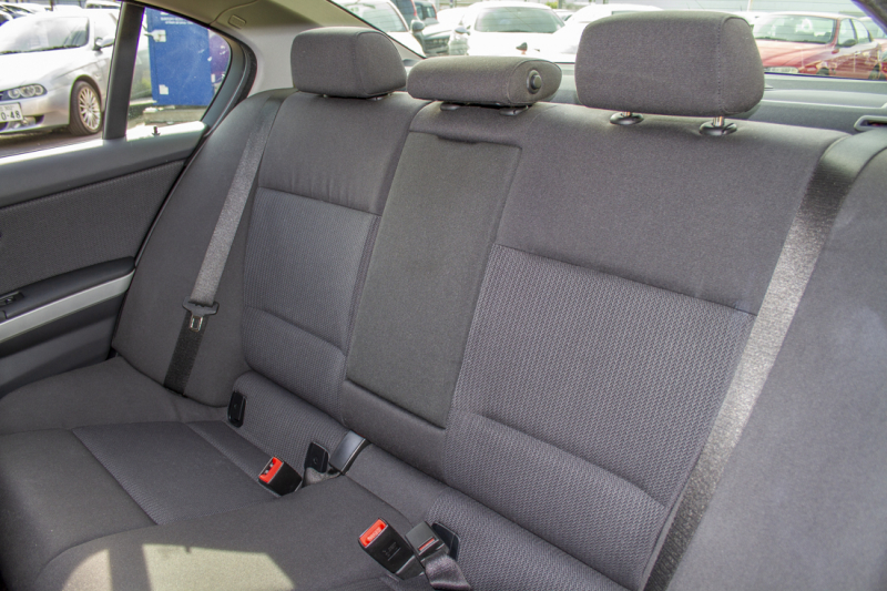 BMW 3シリーズ 320I