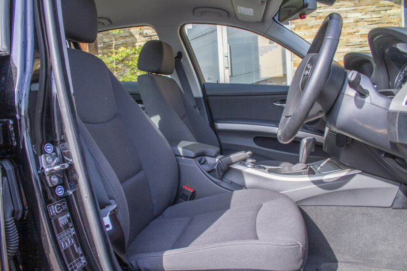 BMW 3シリーズ 320I