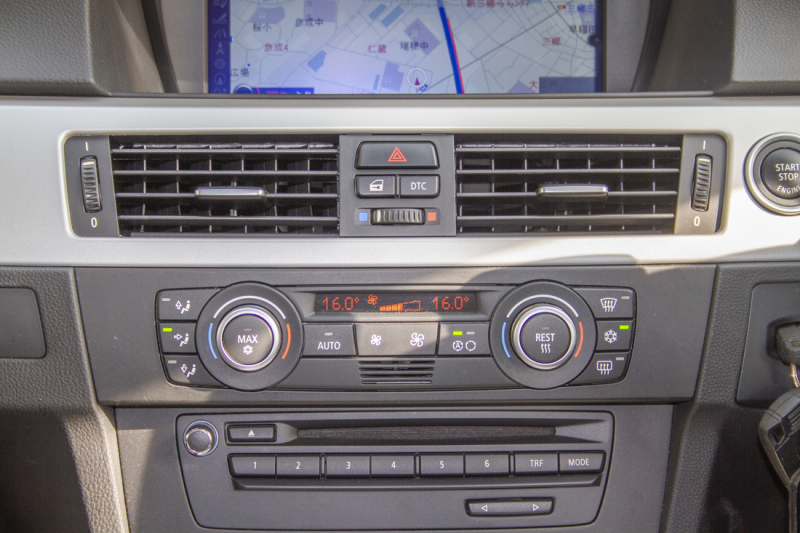 BMW 3シリーズ 320I