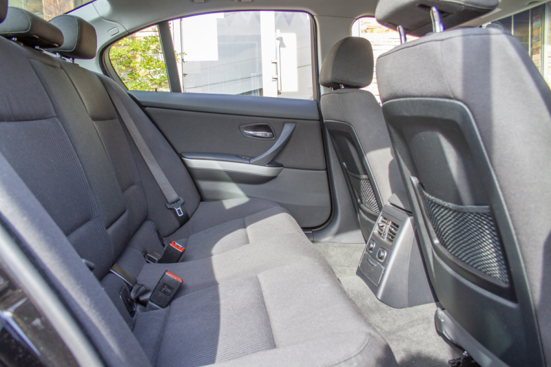 BMW 3シリーズ 320I