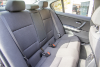 BMW 3シリーズ 320I