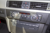 BMW 3シリーズ 320I