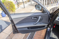 BMW 3シリーズ 320I