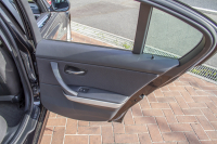 BMW 3シリーズ 320I